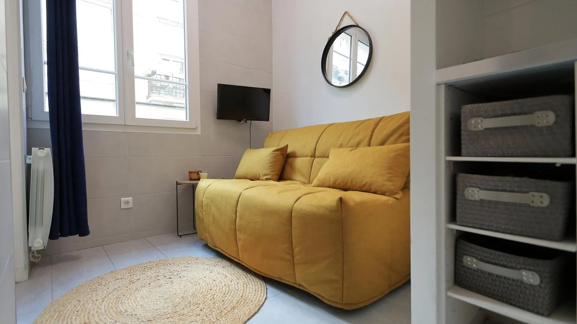 Apartment In The Heart Of *